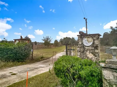 12521 SW Highway 484 Dunnellon FL 34432