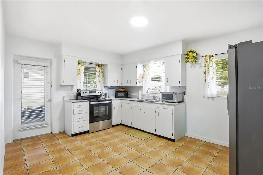 225 E Pomelo Street Lake Alfred FL 33850