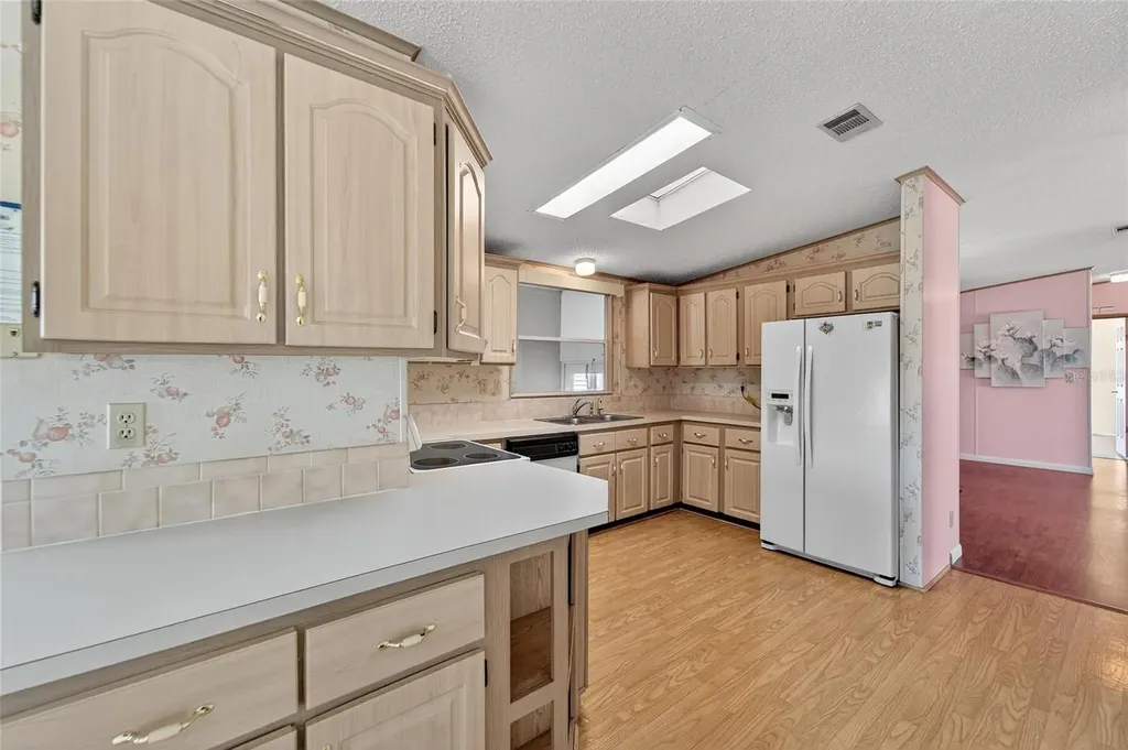 1001 Starkey Road, Lot#355 Largo FL 33771