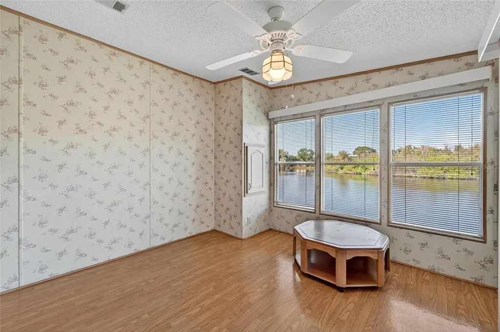 1001 Starkey Road, Lot#355 Largo FL 33771