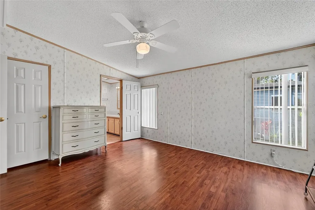 1001 Starkey Road, Lot#355 Largo FL 33771
