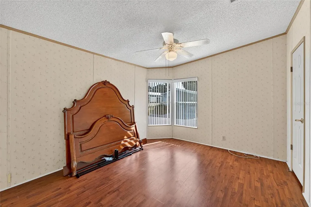 1001 Starkey Road, Lot#355 Largo FL 33771