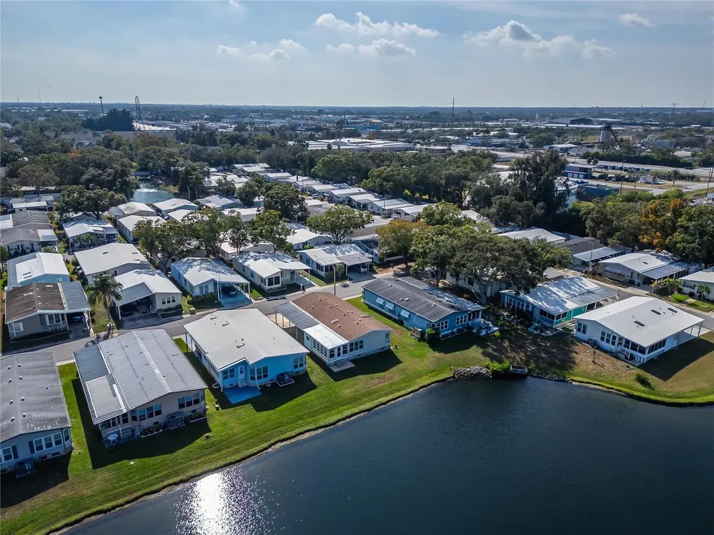1001 Starkey Road, Lot#355 Largo FL 33771