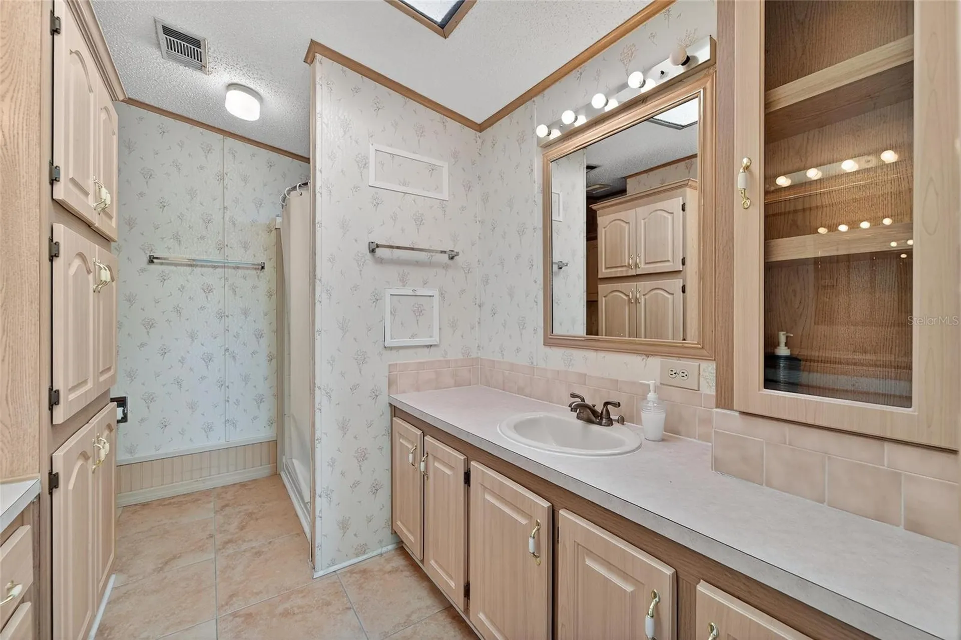 1001 Starkey Road, Lot#355 Largo FL 33771