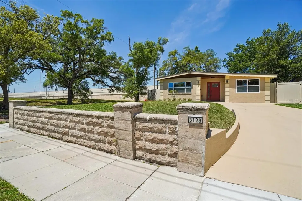 3123 W La Salle Street Tampa FL 33607
