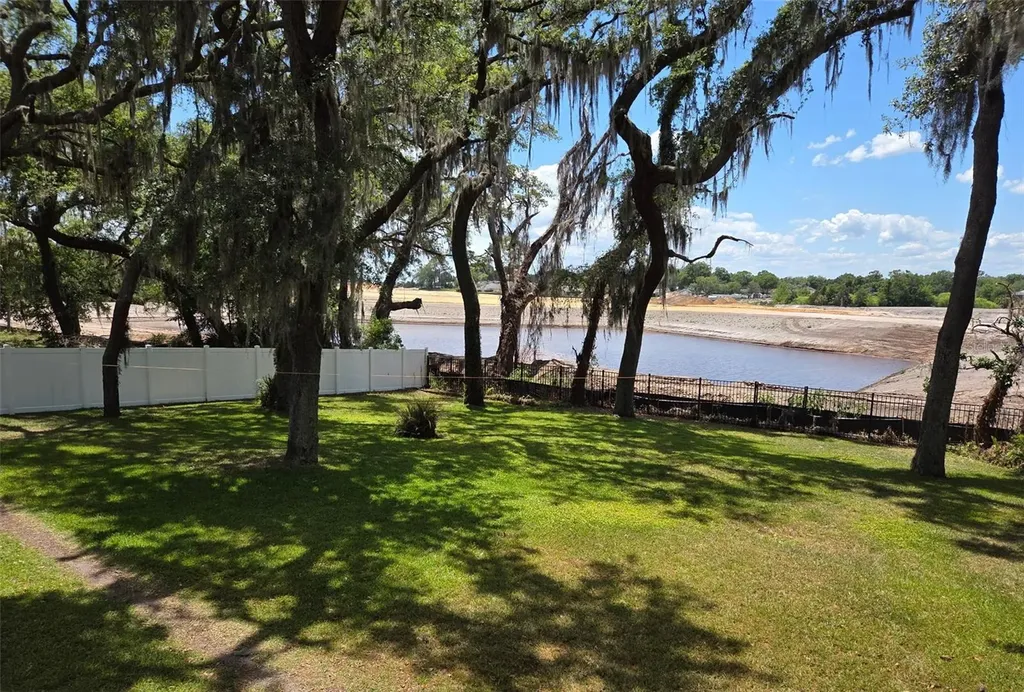 34041 Highland Road Leesburg FL 34788