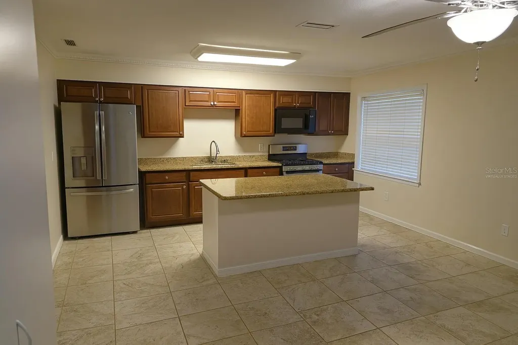 34041 Highland Road Leesburg FL 34788