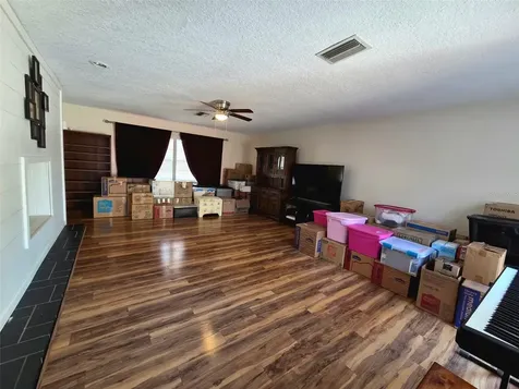 34041 Highland Road Leesburg FL 34788