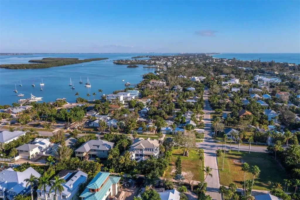 641 Broadway Street Longboat Key FL 34228