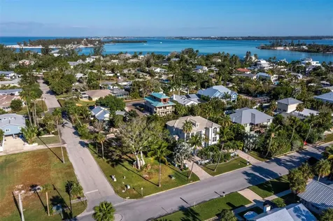 641 Broadway Street Longboat Key FL 34228