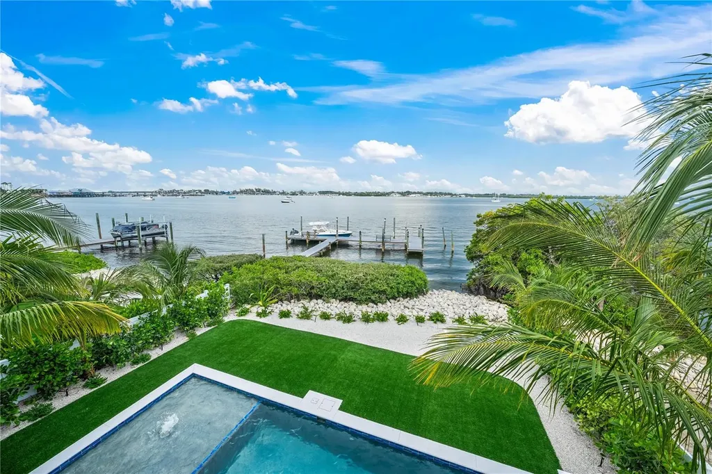 116 8th Street S Bradenton Beach FL 34217