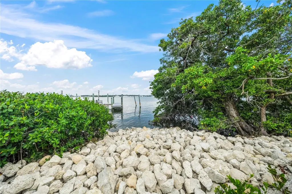 116 8th Street S Bradenton Beach FL 34217