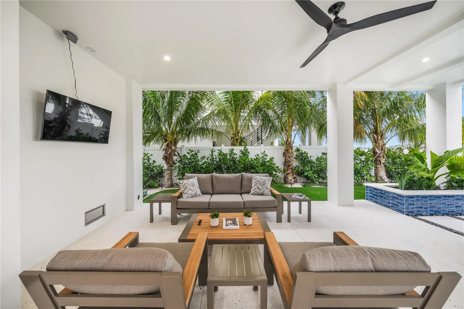 116 8th Street S Bradenton Beach FL 34217