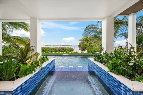 116 8th Street S Bradenton Beach FL 34217