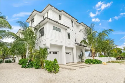 116 8th Street S Bradenton Beach FL 34217