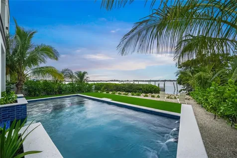 116 8th Street S Bradenton Beach FL 34217