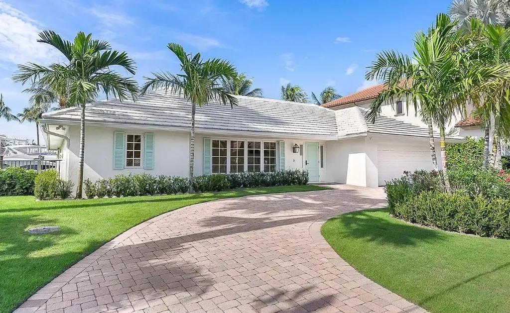 1071 Gulfstream Way Riviera Beach FL 33404