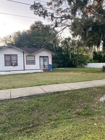 1516 Regan Avenue Orlando FL 32807