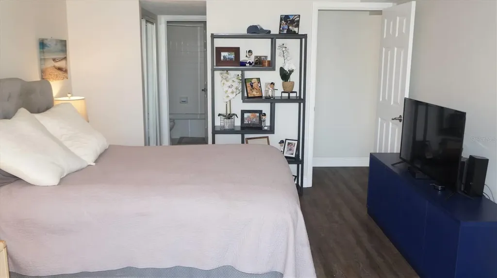 7530 Sunshine Skyway Lane S St Petersburg FL 33711