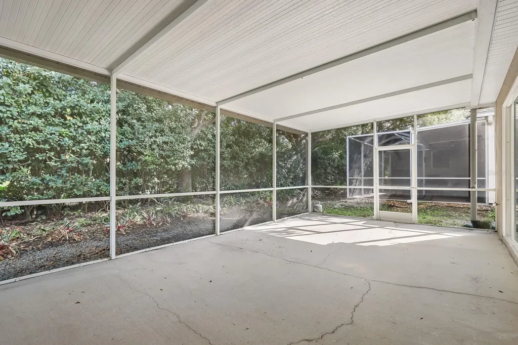 5926 Phoebenest Drive Lithia FL 33547