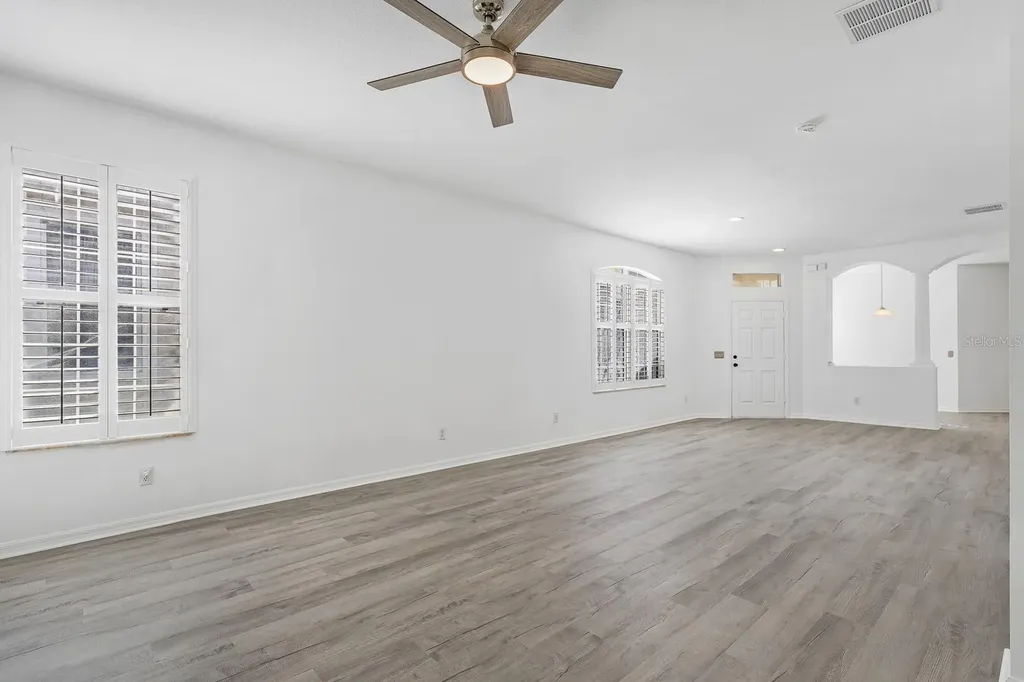 5926 Phoebenest Drive Lithia FL 33547