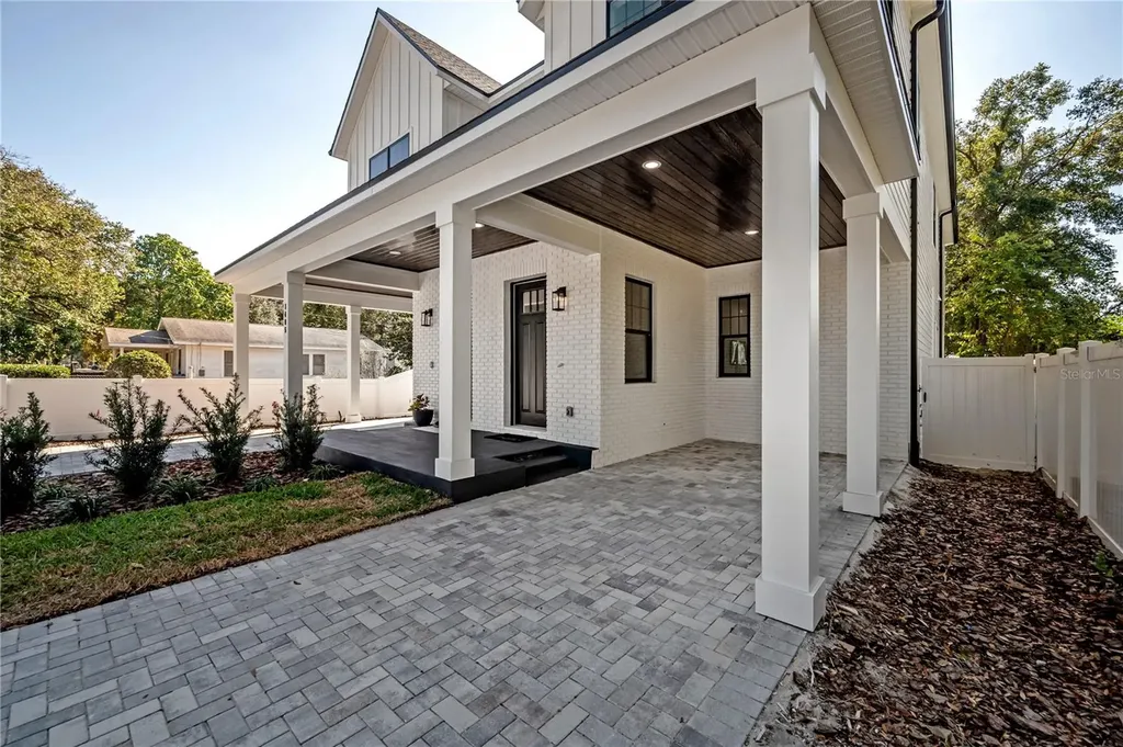 1405 E Louisiana Avenue Tampa FL 33603