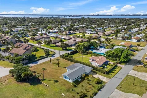 107 Franklyn Indialantic FL 32903
