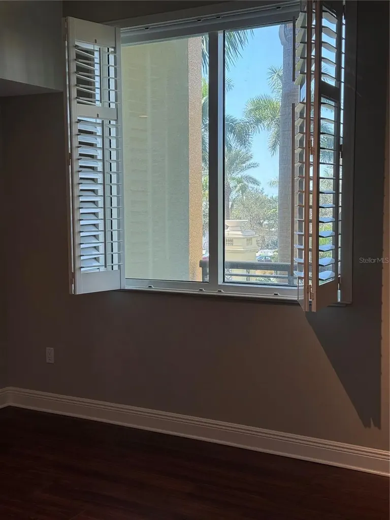 800 N Tamiami Trail Sarasota FL 34236