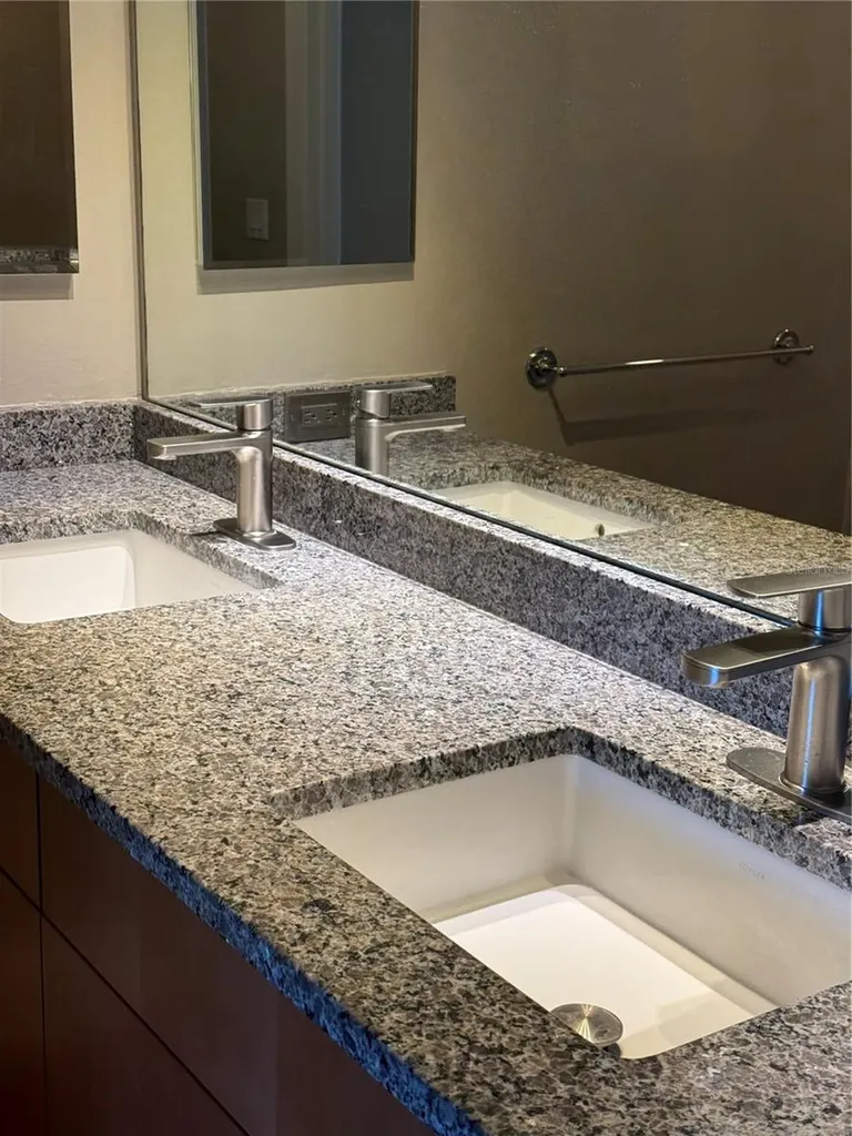 800 N Tamiami Trail Sarasota FL 34236
