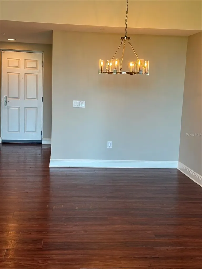 800 N Tamiami Trail Sarasota FL 34236