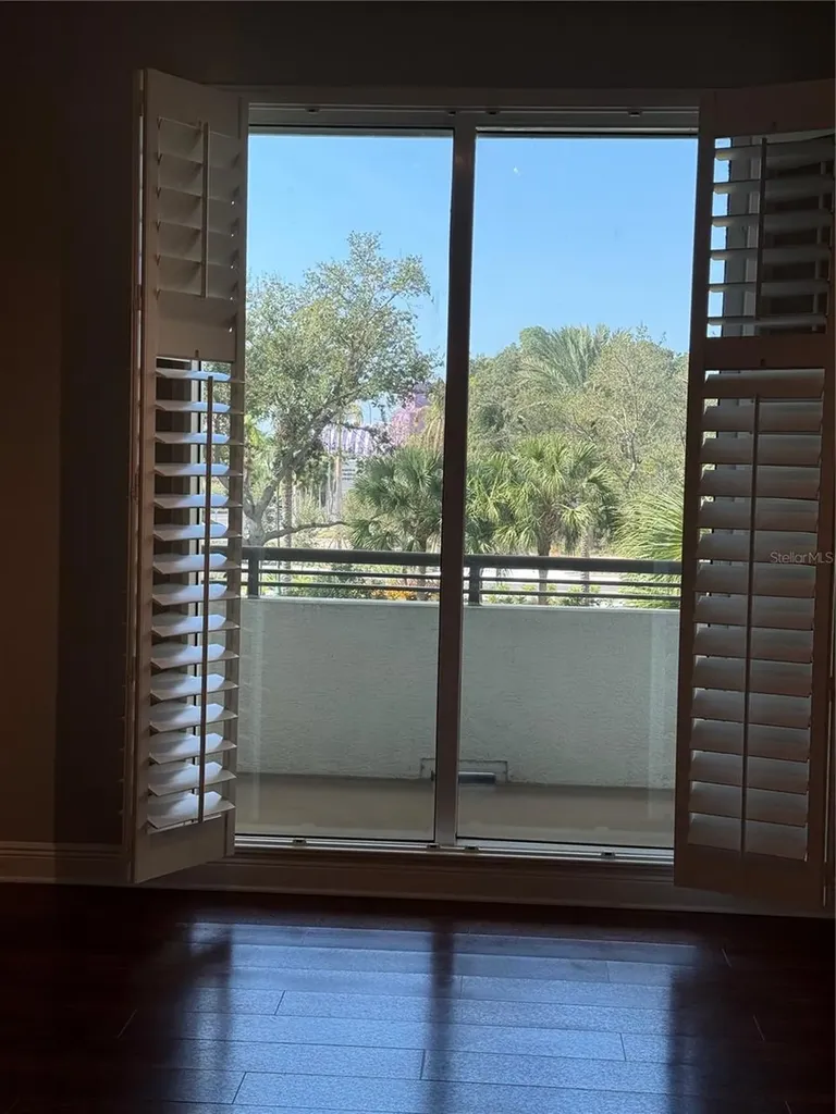 800 N Tamiami Trail Sarasota FL 34236