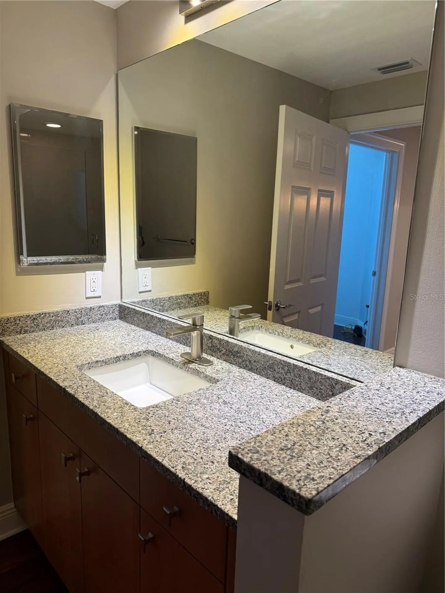 800 N Tamiami Trail Sarasota FL 34236