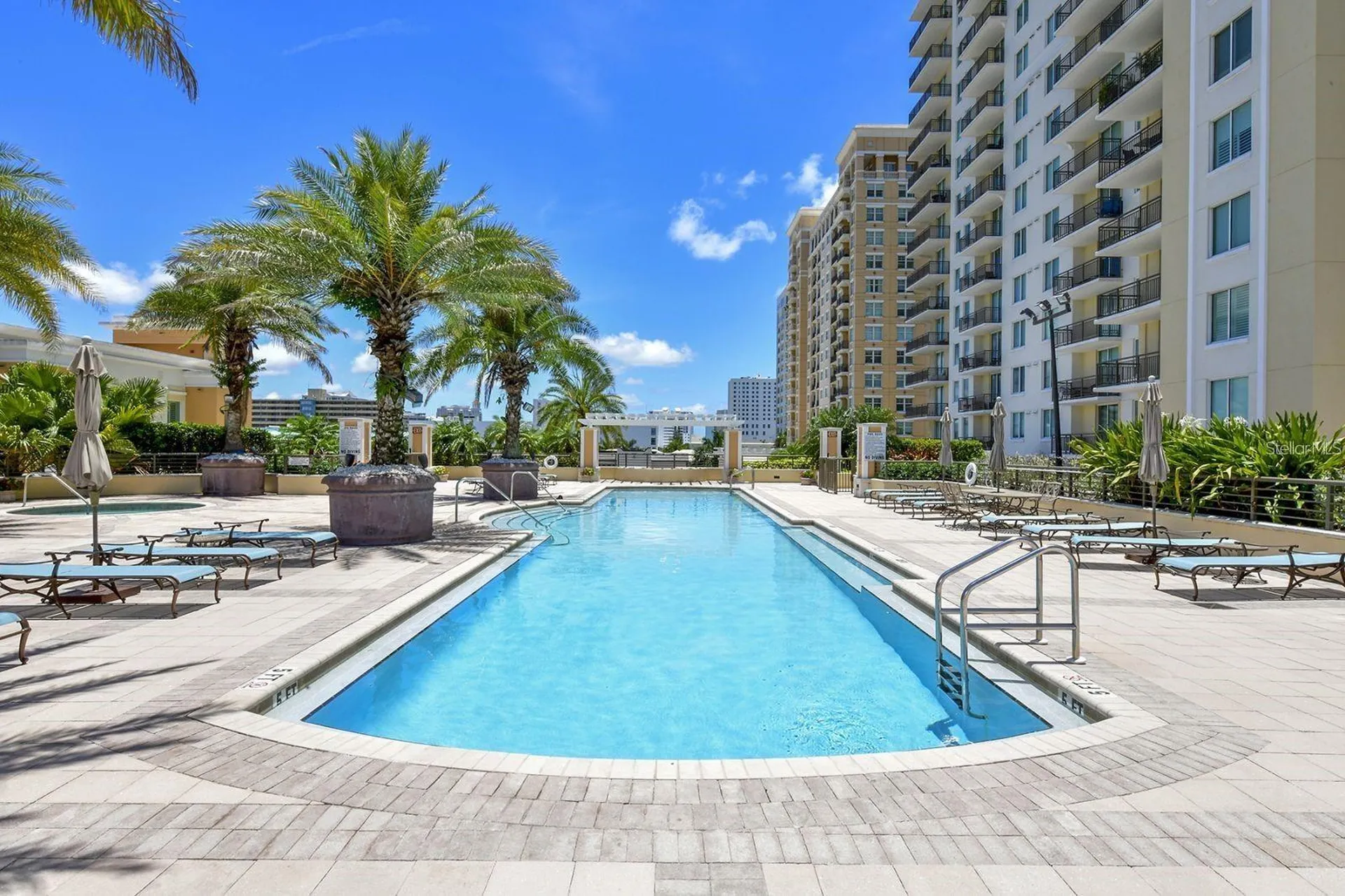 800 N Tamiami Trail Sarasota FL 34236