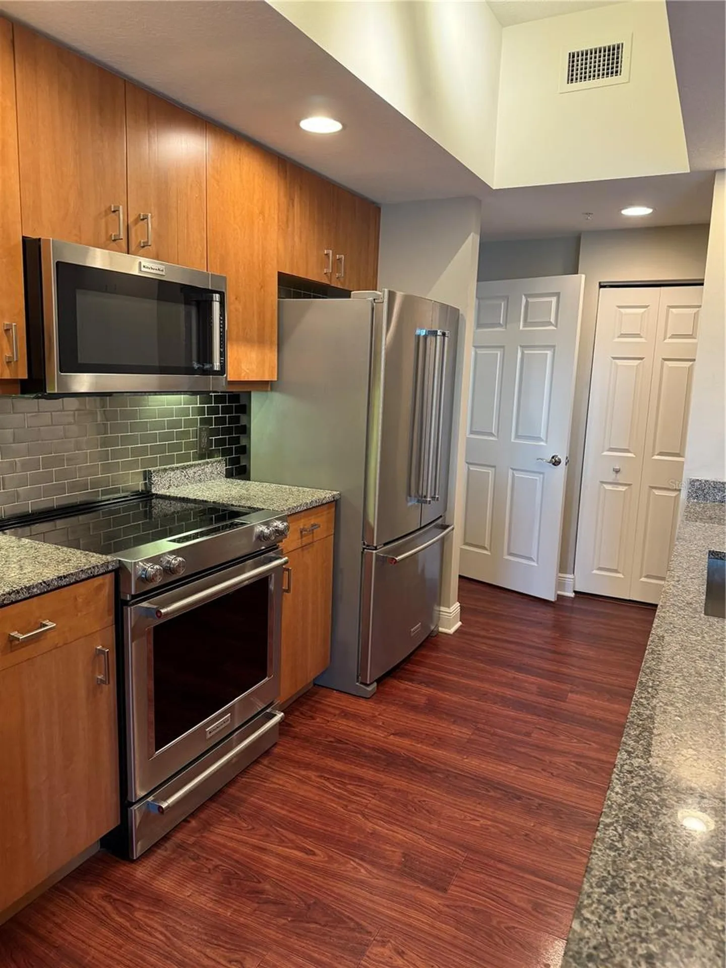 800 N Tamiami Trail Sarasota FL 34236