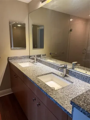800 N Tamiami Trail Sarasota FL 34236