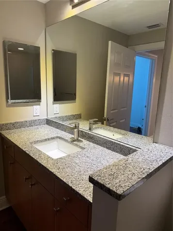 800 N Tamiami Trail Sarasota FL 34236