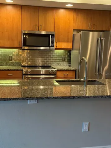 800 N Tamiami Trail Sarasota FL 34236