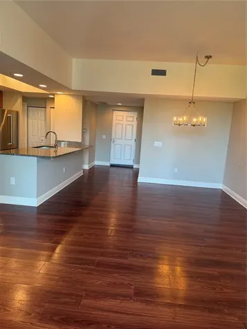 800 N Tamiami Trail Sarasota FL 34236