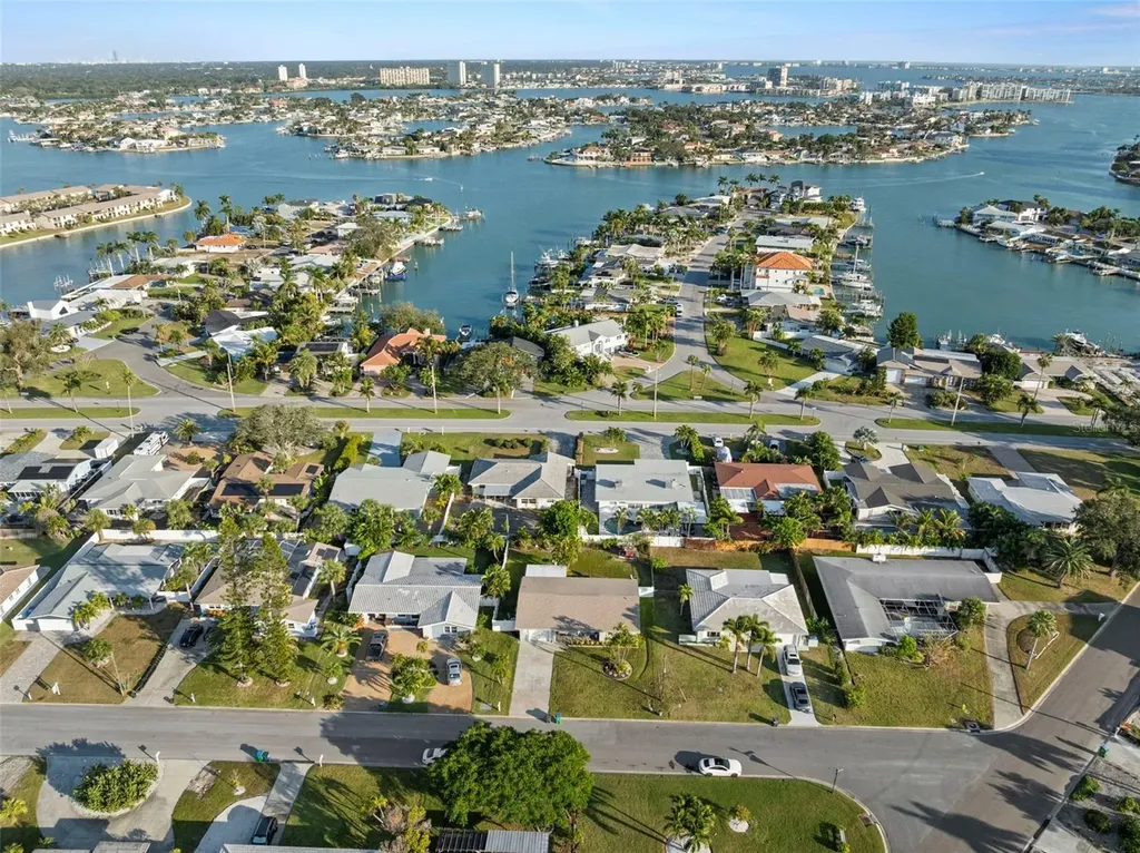 10121 4th Street E Treasure Island FL 33706