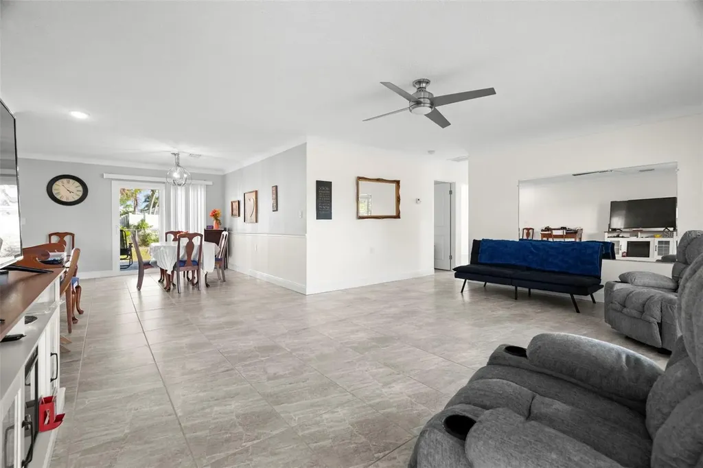 10121 4th Street E Treasure Island FL 33706