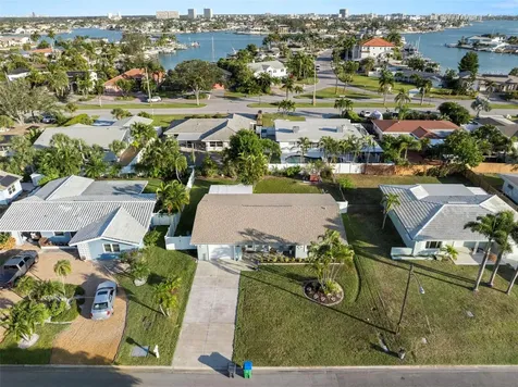10121 4th Street E Treasure Island FL 33706