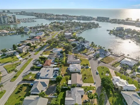 10121 4th Street E Treasure Island FL 33706