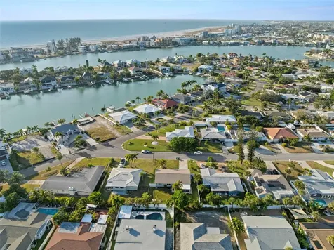 10121 4th Street E Treasure Island FL 33706