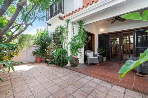 18 & 20 Calle Yardley Place San Juan PR 00911