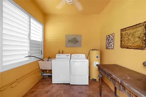 18 & 20 Calle Yardley Place San Juan PR 00911