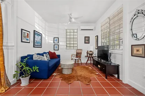 18 & 20 Calle Yardley Place San Juan PR 00911