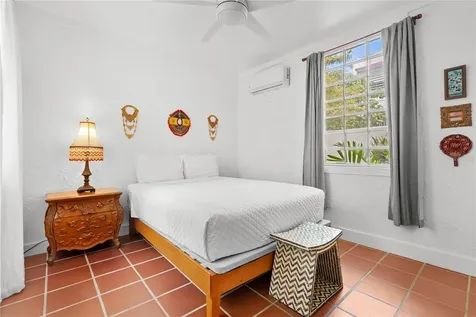 18 & 20 Calle Yardley Place San Juan PR 00911