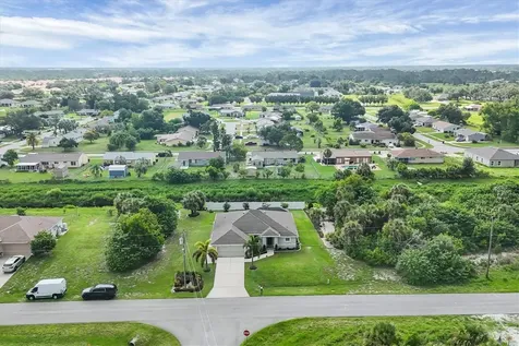 2694 Hopwood Road North Port FL 34287