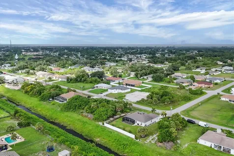 2694 Hopwood Road North Port FL 34287