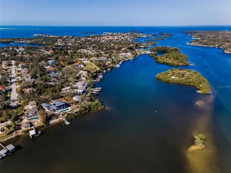 1302 Belcher Drive Tarpon Springs FL 34689